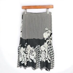 Lee Andersen Skirt geometric floral midi length  houndstooth small medium